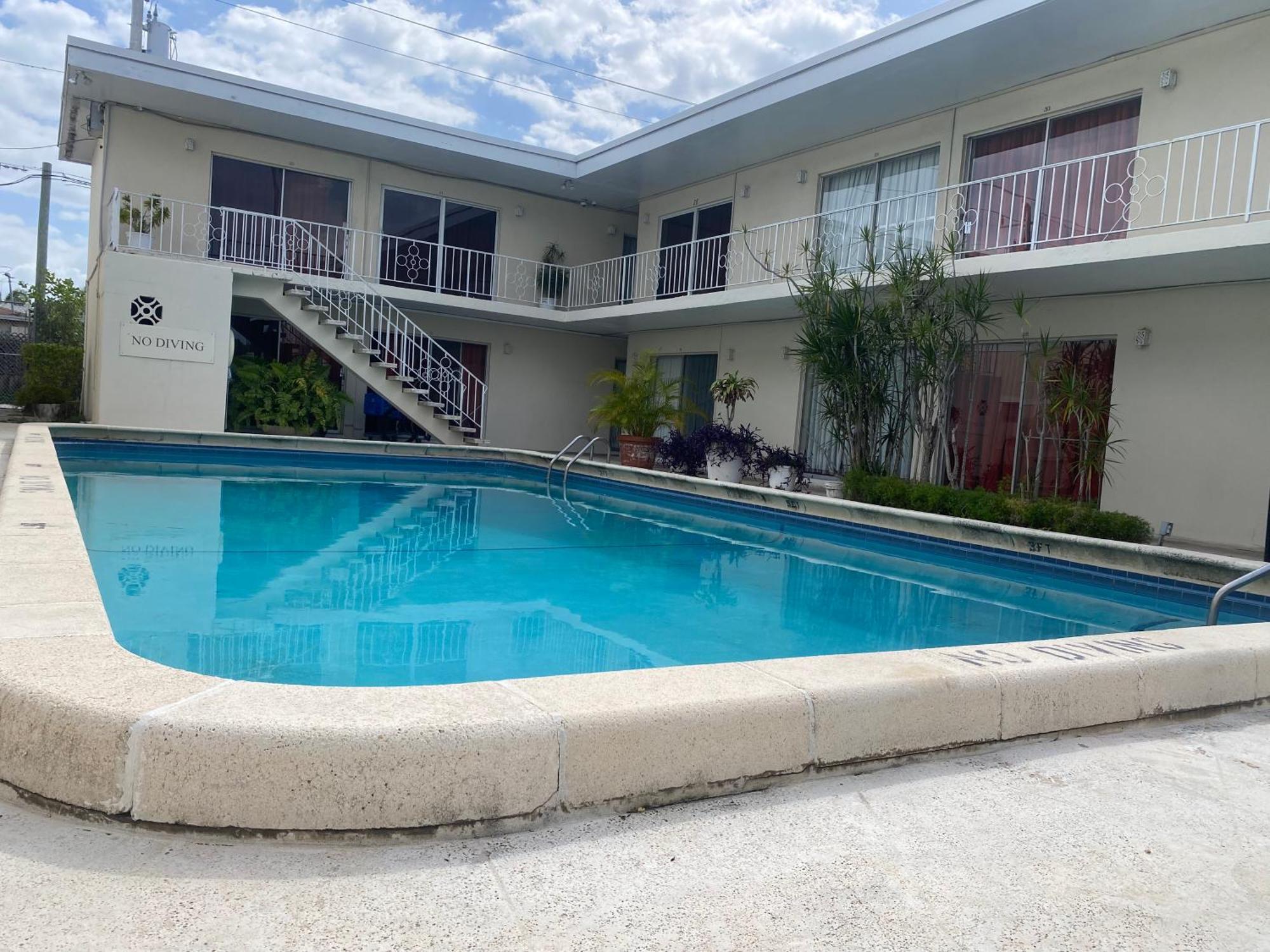 Queens Lodge Motel West Palm Beach Exterior photo